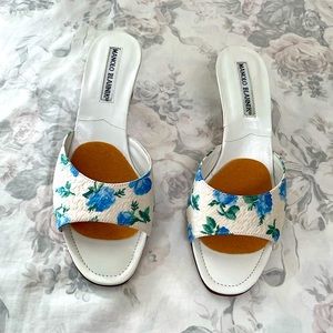 Authentic Manolo Blahnik sandal heels in white with blue floral prints
